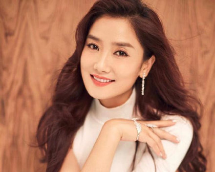 玲花|玲花回应手滑在线吃瓜，粉丝大赞三观正，帮理不帮亲！