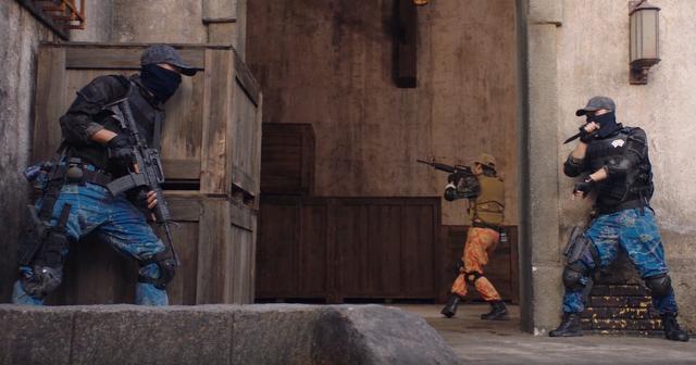 穿越火线|《穿越火线》开播，吴磊、鹿晗不被关注，这家“黑网吧”才是亮点