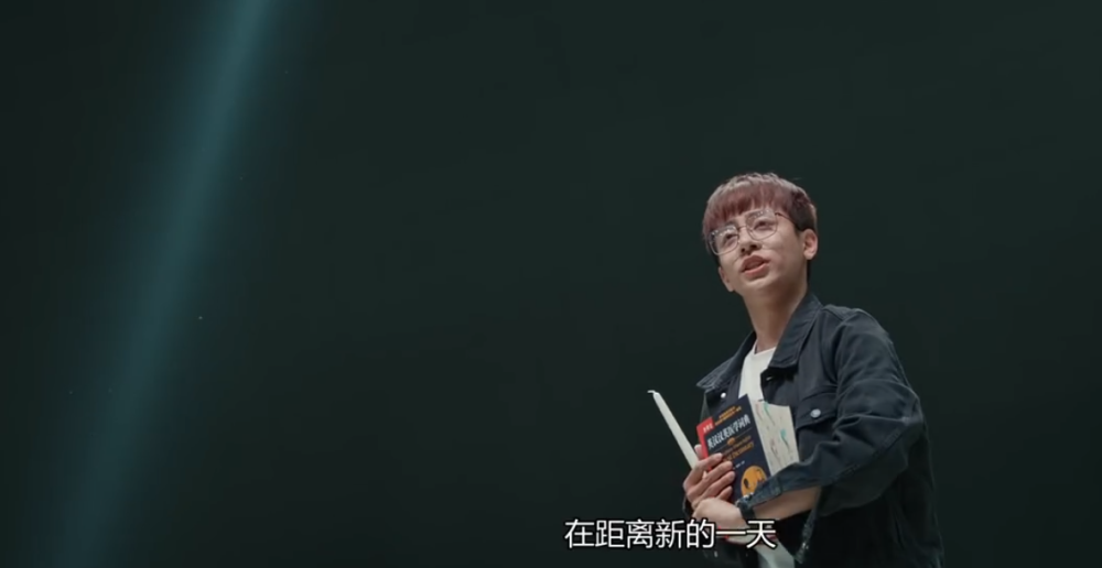 非处方青春|《非处方青春》热播，袁雨萱让人眼前一亮，年轻演员尽显青春烦恼