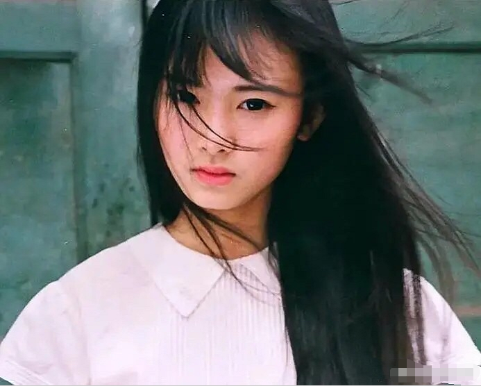 鞠婧祎16岁旧照被疯传褪去女星光环关掉10级滤镜颜值太真实
