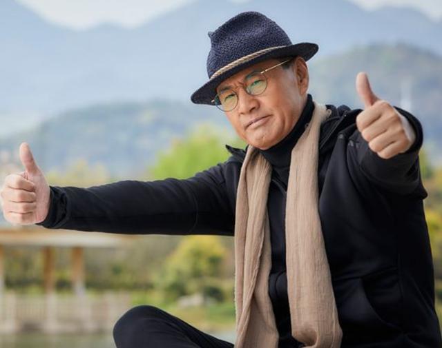 演员于荣光让患癌父亲喝酒用一个谎言让其多活了7年