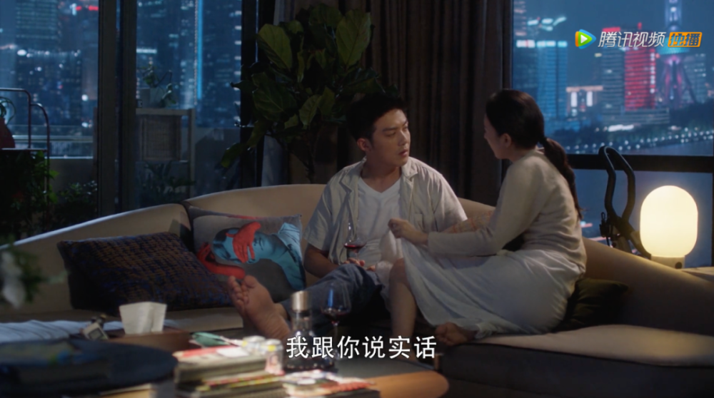 三十而已|三十而已的上海女人，要有铂金包，还要有滨江学区房