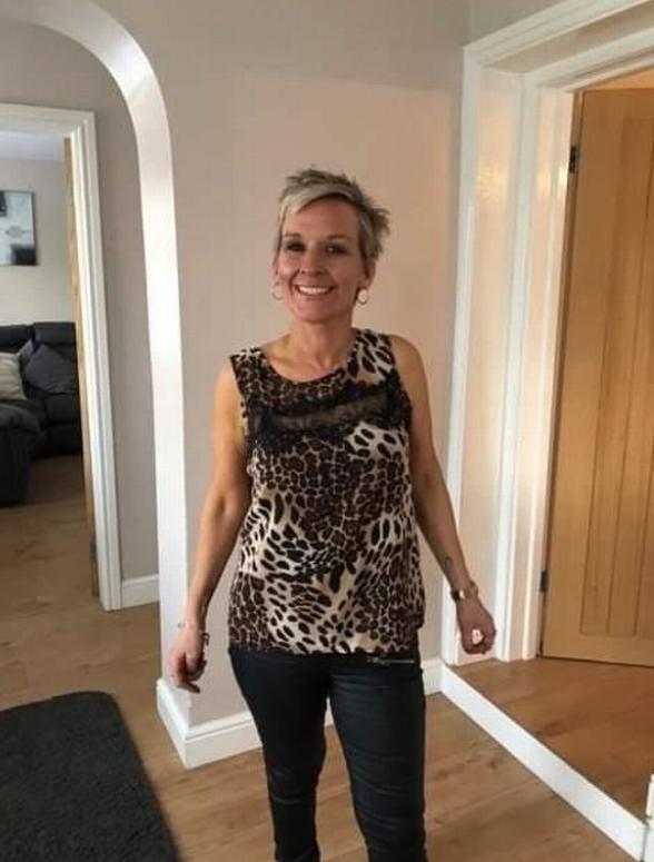 雷克瑟姆|惨！英寡妇竟被爱犬活活勒死，被发现时两条狗还在往反方向扯绳子