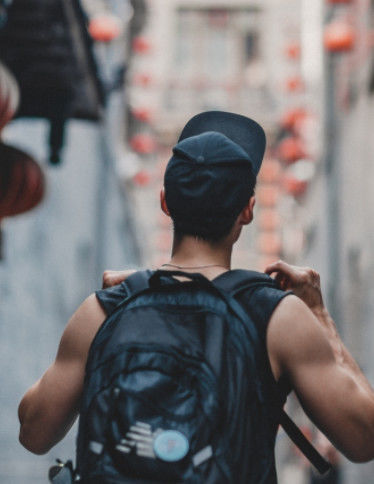 塔罗占卜哪个男生的背影最迷人测试你的另一半是什么样的