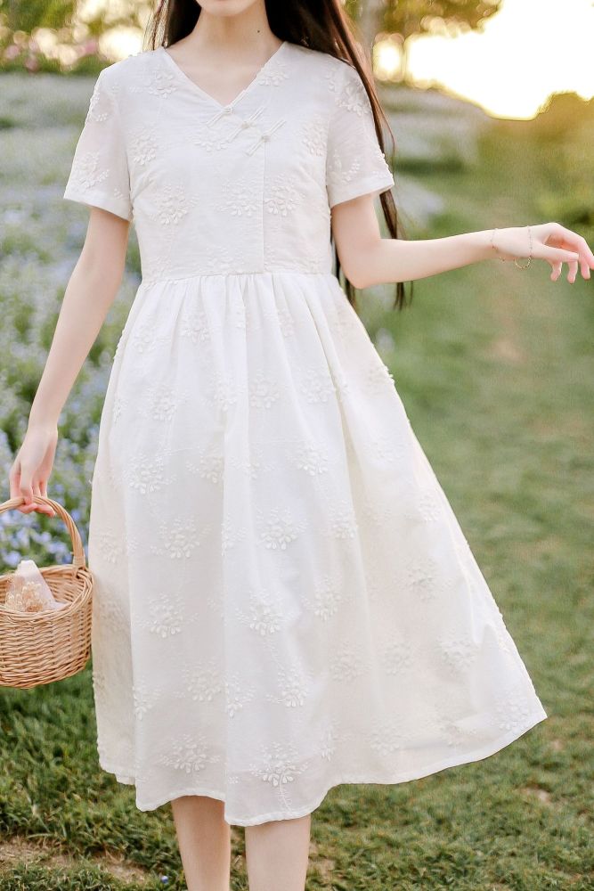 记得绿罗裙处处为芳草