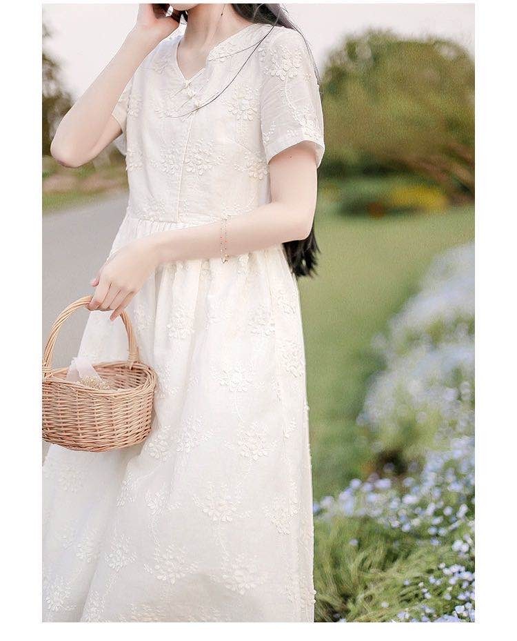 记得绿罗裙处处为芳草