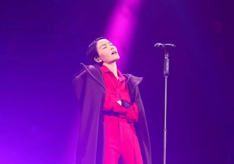 锋菲恋|纠缠了11年的“锋菲恋”，最终败给了金钱，不过他确实是个好父亲