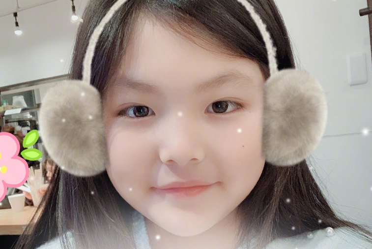 王诗龄|被李湘富养的王诗龄，一天花费超2W，如今一幅画被卖10W