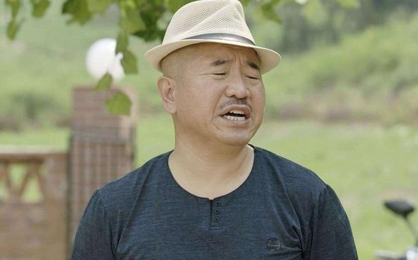 王小利|王小利儿子暗讽赵本山！赵四和谢广坤也开直播，凭啥就我父亲有错
