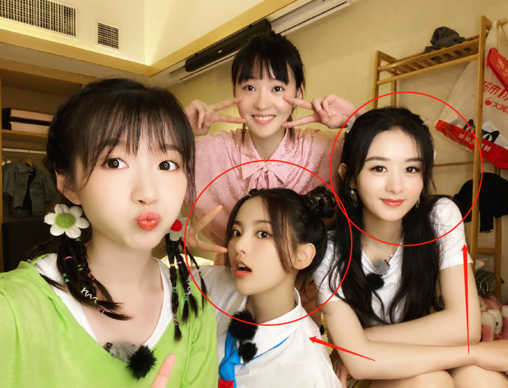 中餐厅|《中餐厅》晒杀青照，赵丽颖绝对C位，而粉丝们却在找杨超越