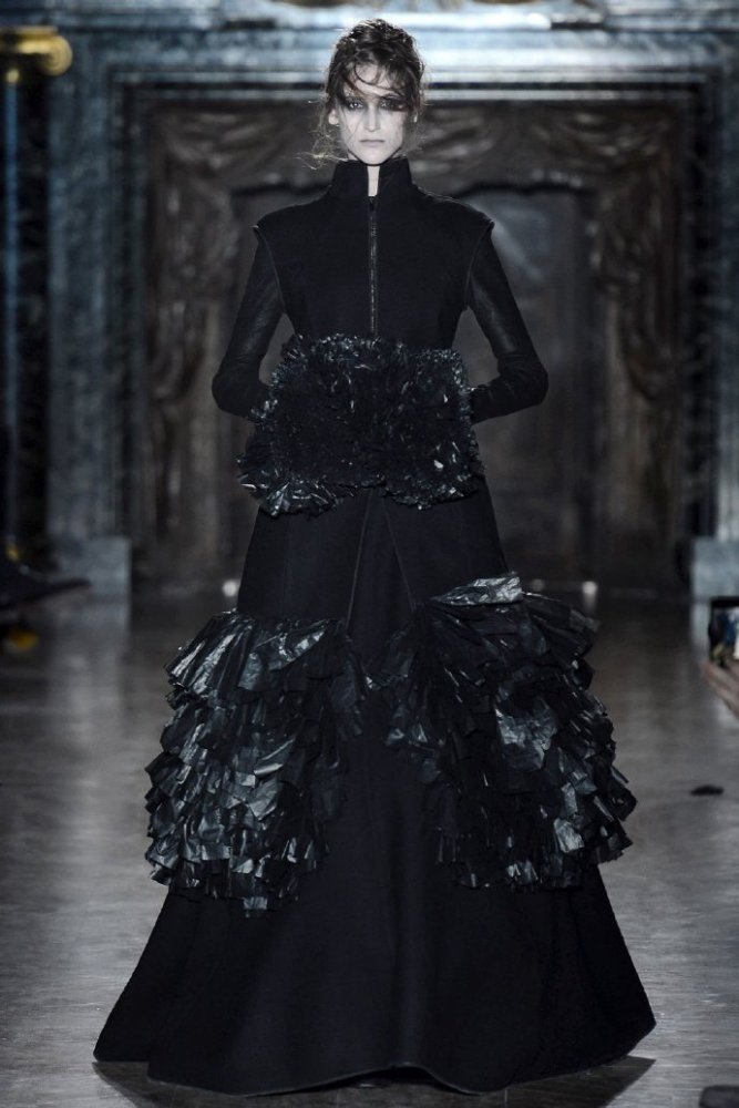 浪漫优雅哥特风黑色垃圾袋另类诠释暗黑华服