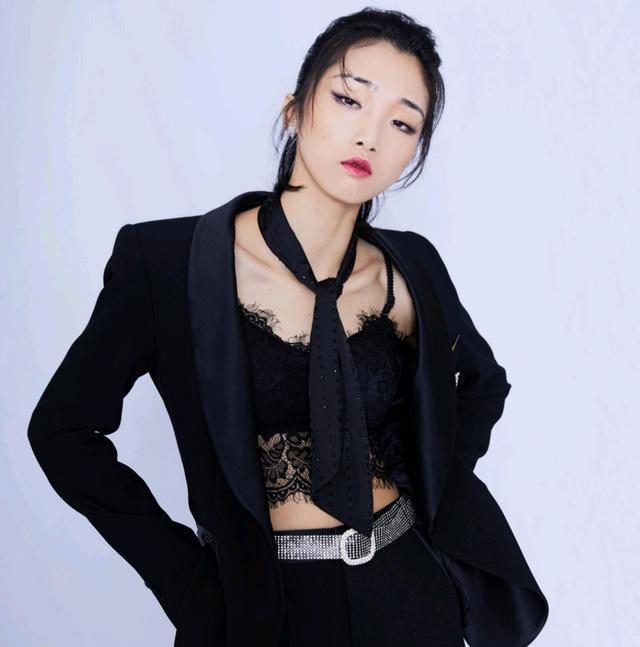 极创引力|yamy是“极创引力”最红的艺人，不捧反贬最终坏了谁名声？