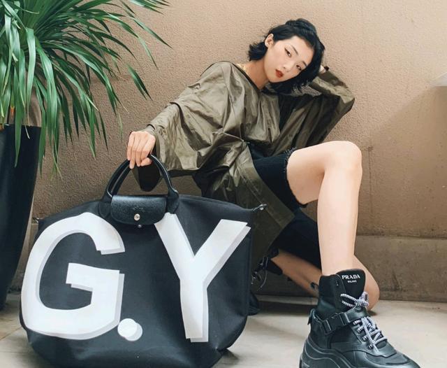 极创引力|yamy是“极创引力”最红的艺人，不捧反贬最终坏了谁名声？