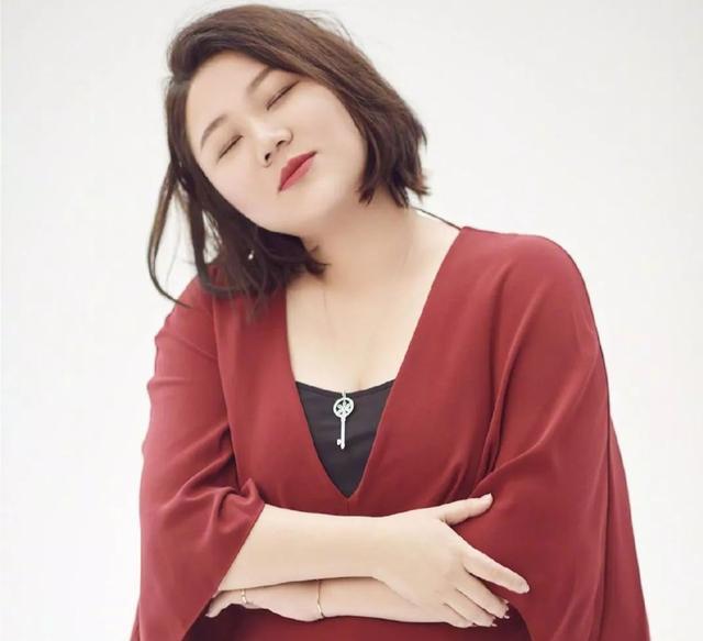 极创引力|yamy是“极创引力”最红的艺人，不捧反贬最终坏了谁名声？