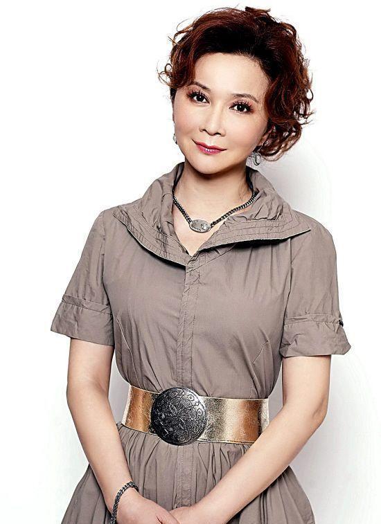 蔡明年轻时是班花平时只看到她幽默的一面却忽略了她的美