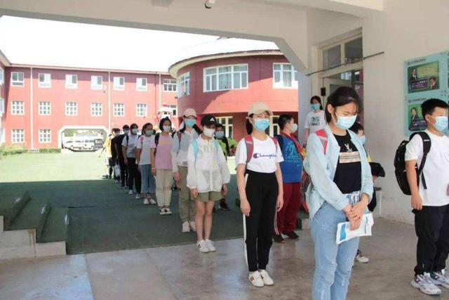 9月1日能按时开学吗 各地通知给学生吃下定心丸 家长 但愿顺利 腾讯新闻
