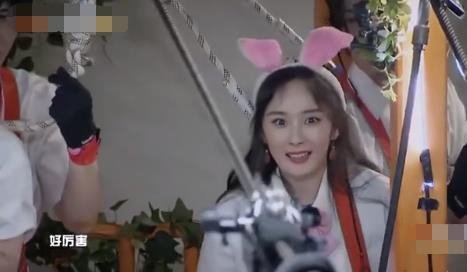 邓伦|邓伦终于“翻身”！高空桥展现超强臂力，再也不是胆小伦了