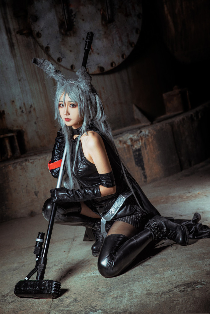 下面就来看看小姐姐cos的超美暴行吧.