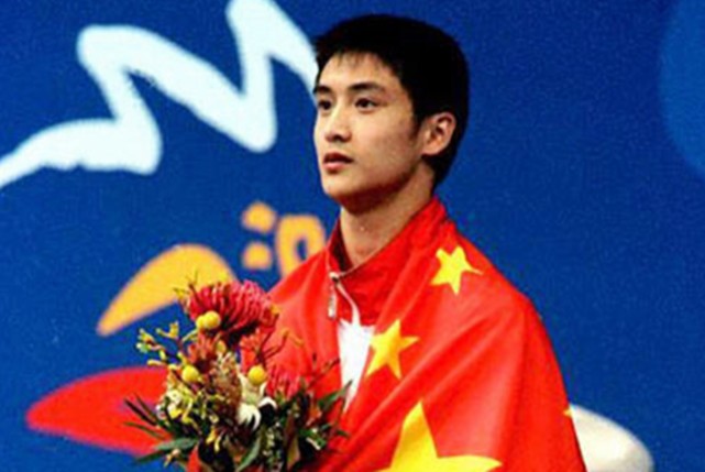 根本不存在:12岁森碟进军职业网球,老爸田亮只配捡球