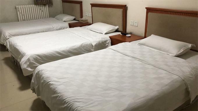 西峪水库|北京周末还宅家里？看看这在水库边上的农家院，出门十米就能钓鱼