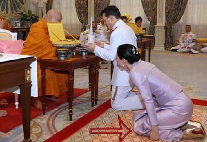 泰国王室要变天了42岁苏提达接替太后职务完成权力和平交接