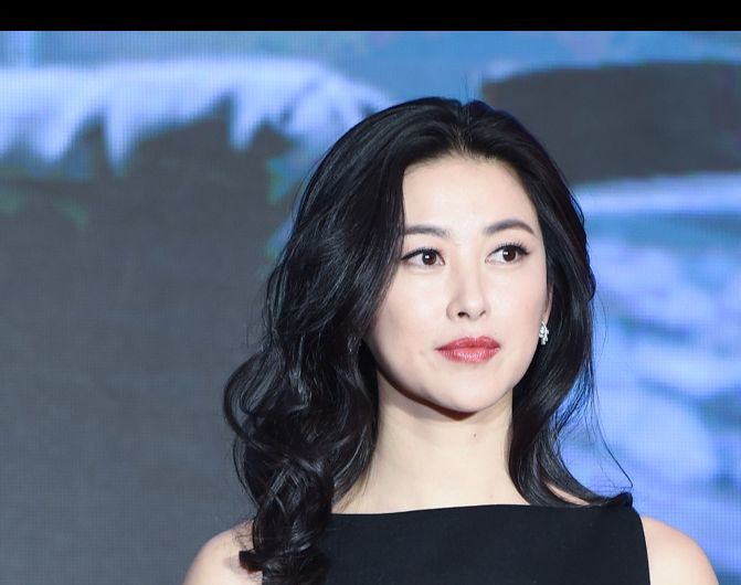 朱珠非常的热爱演戏,曾经也因为想要得到《云图》中的一个角色.