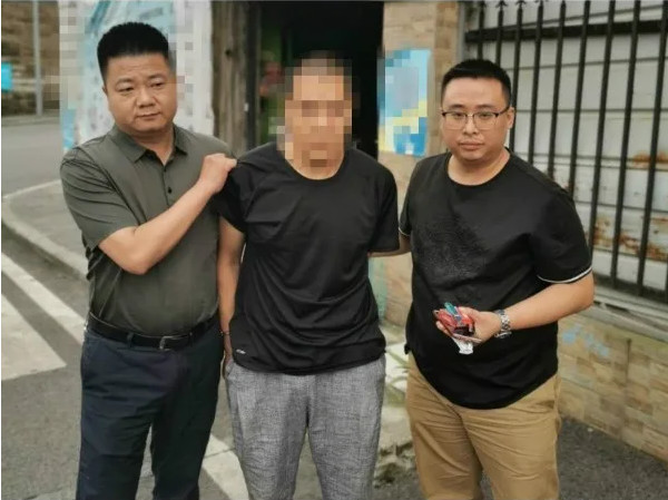 贵州警方抓获2名命案逃犯