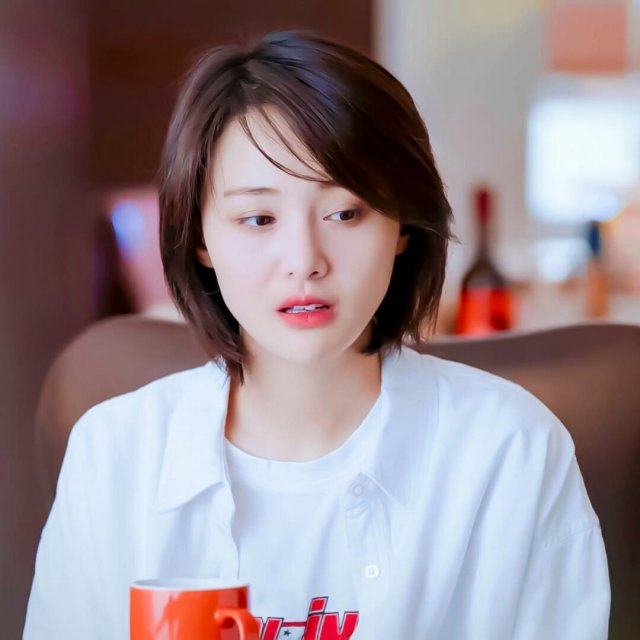 郑爽|郑爽情绪低落发文表示想哭，配四个哭泣表情，自称不知道该去哪