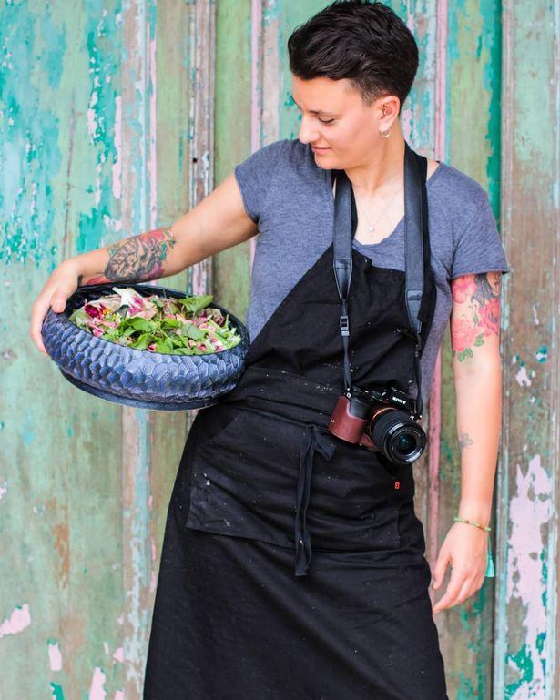 一女|英女子无法生育，痛改生活方式吃素7个月，奇迹怀孕成功诞下一女