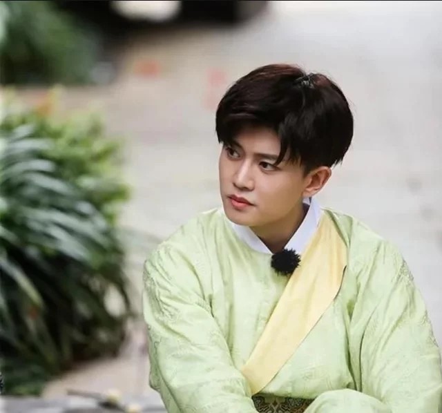 极限挑战|《极挑》收视破2.5，质量却一言难尽，不照顾飞行嘉宾口碑全面崩盘