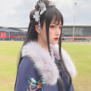 本以为刀小刀穿洛丽塔够惊艳了可当她换上古装这不是李子柒吗