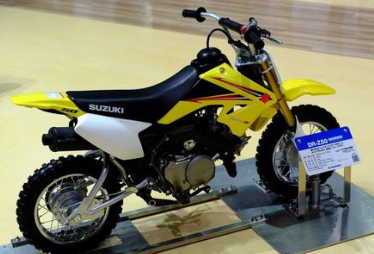 有钱也买不到系列 铃木专为儿童打造摩托车 限制40公斤以下 腾讯新闻