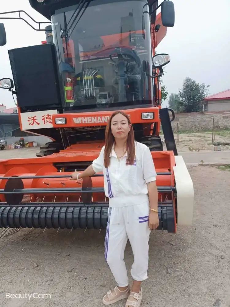 这位开花生收获机的女农机手不一般!