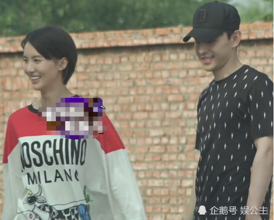 金晨|金晨否认拿恋情炒作：是被别人扣帽子！暗示邓伦团队泼她脏水！