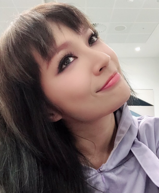 38岁faye露面,看着如卖菜大妈