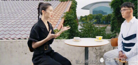 金晨|金晨否认拿恋情炒作：是被别人扣帽子！暗示邓伦团队泼她脏水！