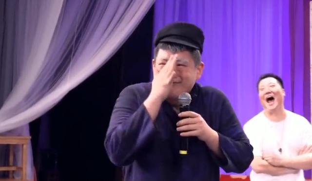 赵本山|赵本山儿子带妆模仿亲爹！网友：别人是模仿，你是传承