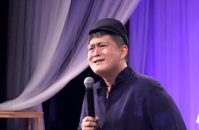 赵本山|赵本山儿子带妆模仿亲爹！网友：别人是模仿，你是传承