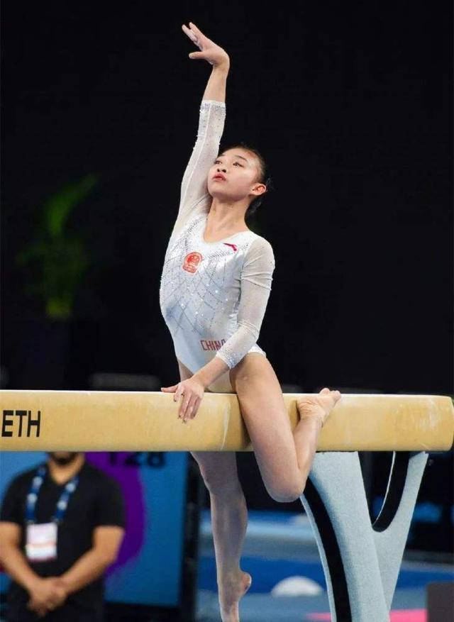 为何只有女子平衡木 主要原因有两点 有男选手因此丧失生殖功能 中国体操队 女子平衡木 男子体操 平衡木 体操比赛 女子体操