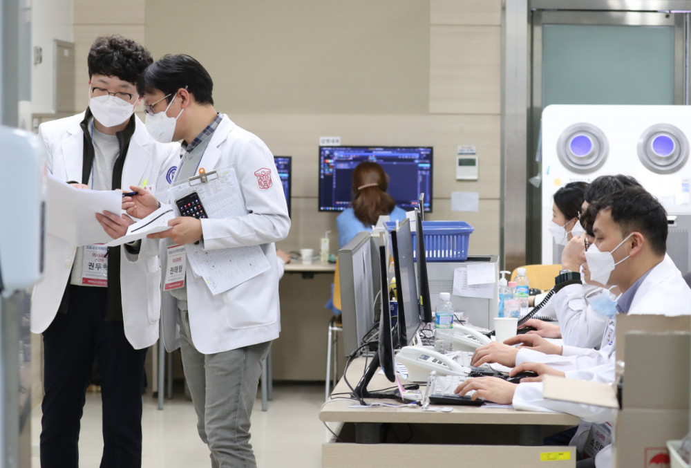 韩国_时政|不再免费了？韩国考虑让感染新冠外国人分担部分费用