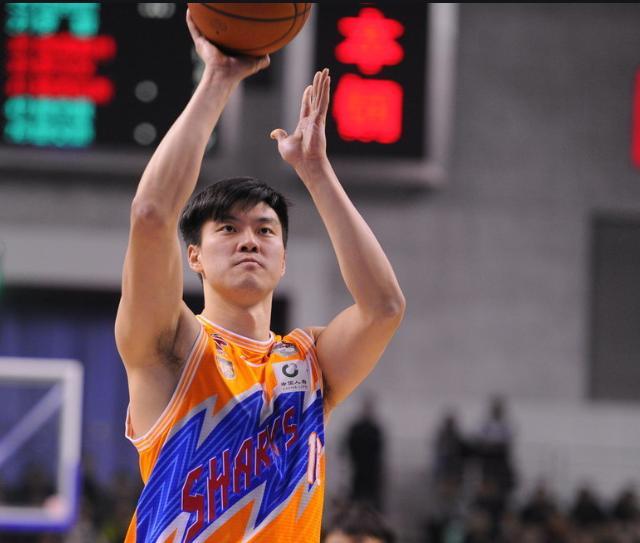 7分3.6篮板,葛昭宝场均7.1分3.5篮板,宗赞场均7分3.2篮板,袁振梁场均6