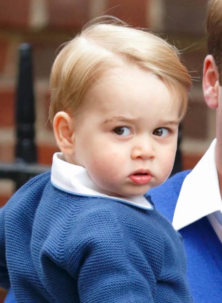 英国王室乔治王子"断崖式"长大,小时候最可爱,现在与父亲越来越像