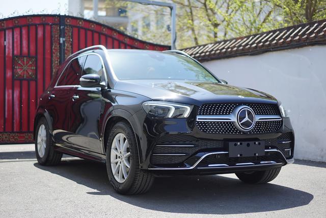 奔驰gle多次换代,以全新面貌展现活力,颜值设计惹争议_腾讯新闻