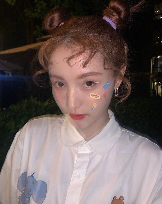 林小宅,本名林晓婷,1995年出生,今年才25岁,是模特出身,后来成了网红