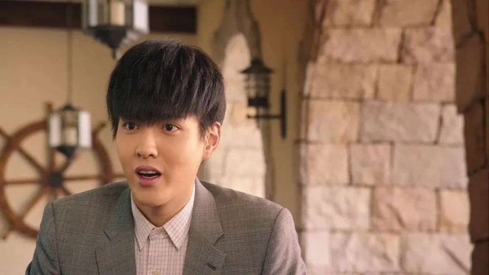 吴亦凡|吴亦凡参演电影上映，名导夸他有天分，杨紫这次赚大了