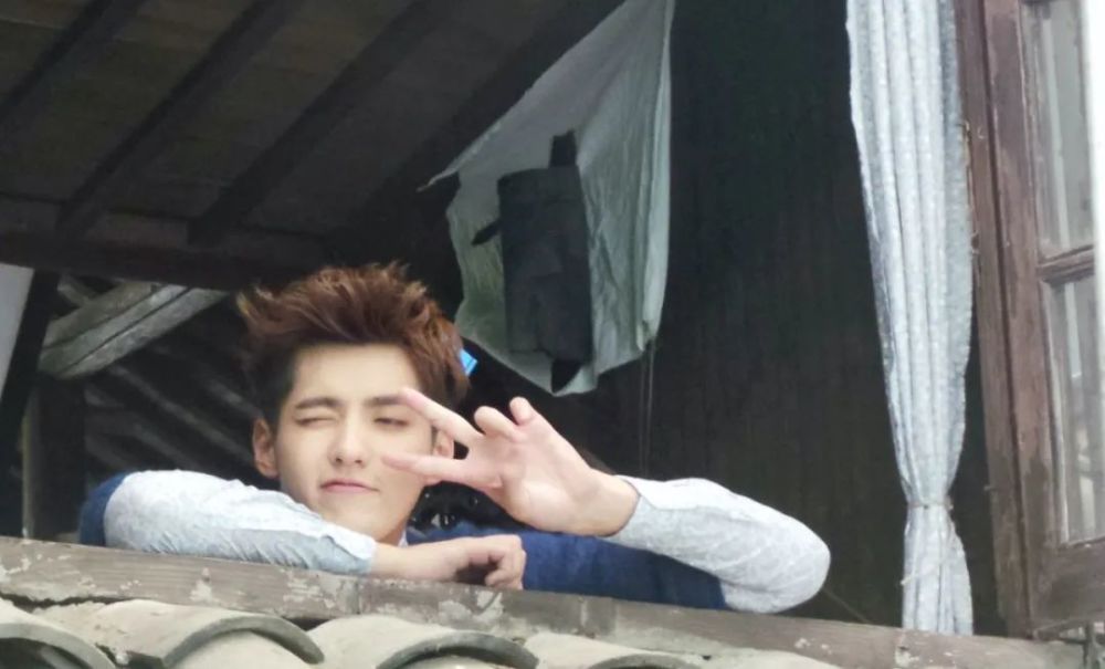 吴亦凡|吴亦凡参演电影上映，名导夸他有天分，杨紫这次赚大了