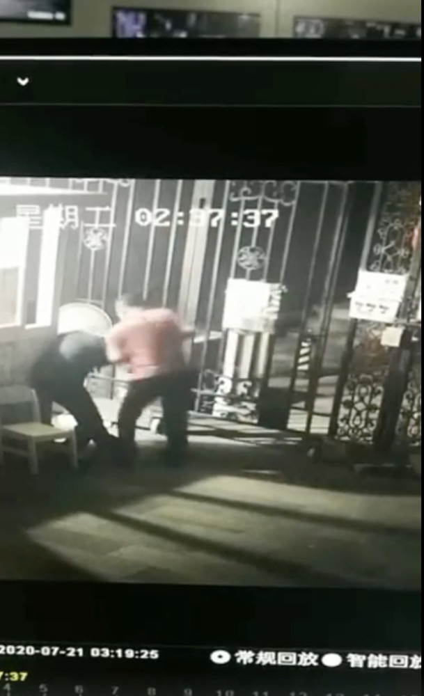 海淀警方|海淀警方通报“因查出入证业主将保安打伤”：涉事业主被刑拘