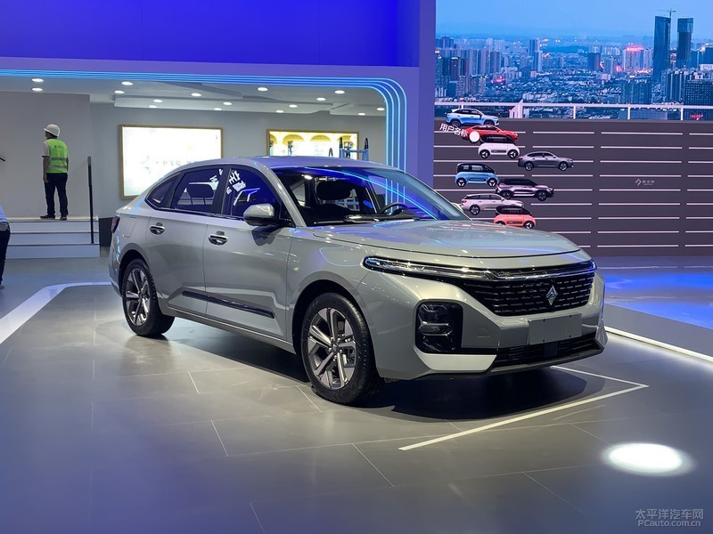 2020成都车展新宝骏rc5rc5w亮相