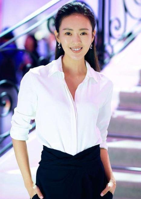 童谣:遭张国立儿子张默殴打,被老师侵犯,小章子怡嫁富豪翻身