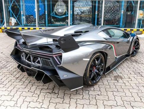 广州街头现兰博基尼毒药全国仅一台落地7000万车主比车撩人